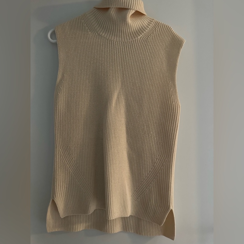 Everlane cream wool sleeveless turtleneck sweater